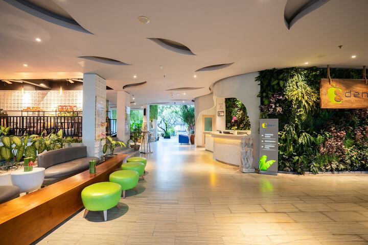 Hotel Interior 4 of 38