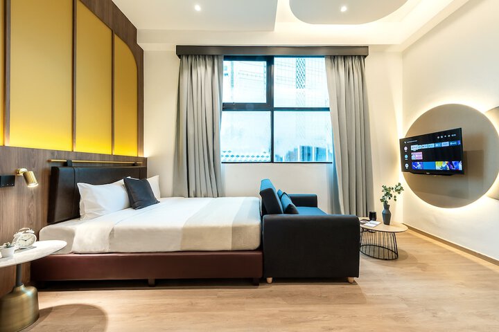 Room 10 of 72