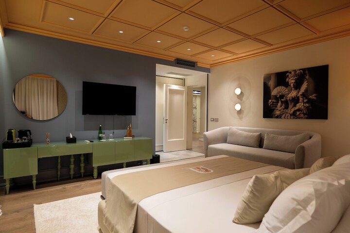 Room 61 of 128