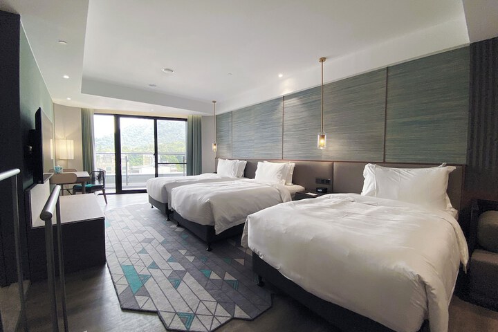 Room 12 of 83
