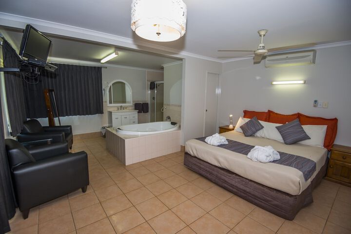 Room 8 of 48