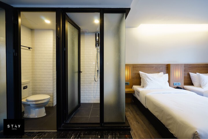 Room 7 of 65