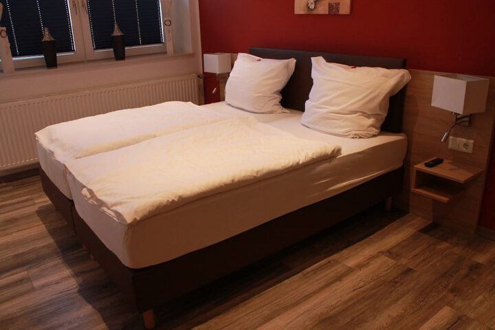 Room 2 of 3