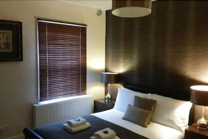 Room 9 of 25