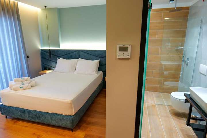 Room 48 of 85