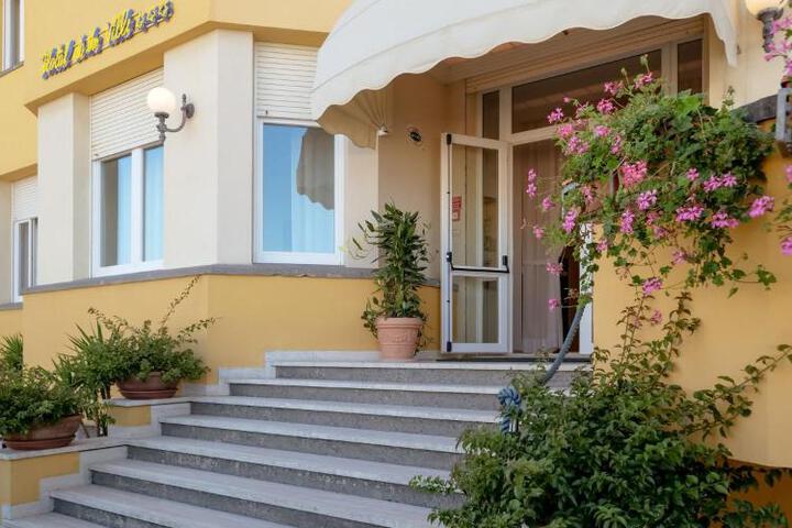 Hotel de la Ville