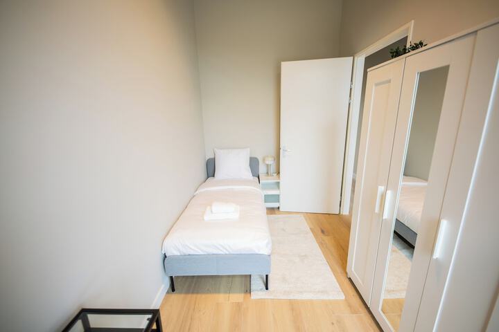 Room 17 of 123