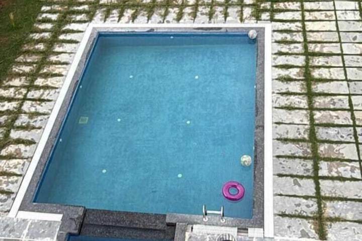 Pool 6 of 13