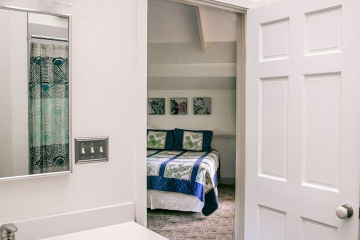 Room 76 of 126