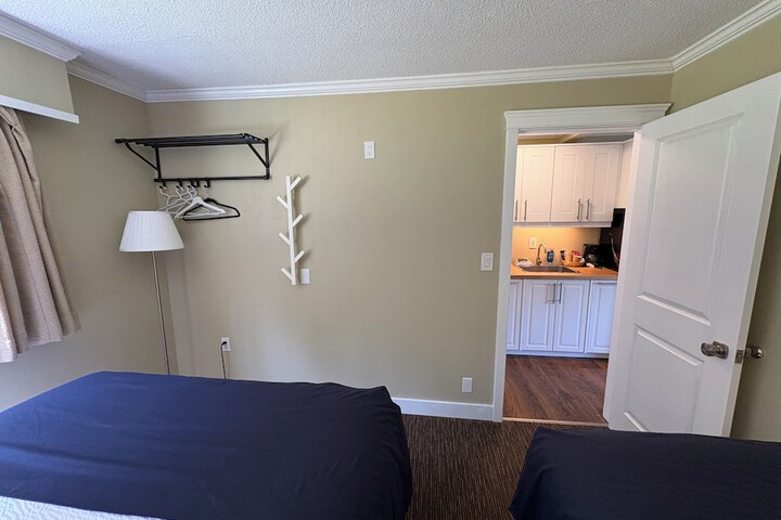 Room 14 of 66