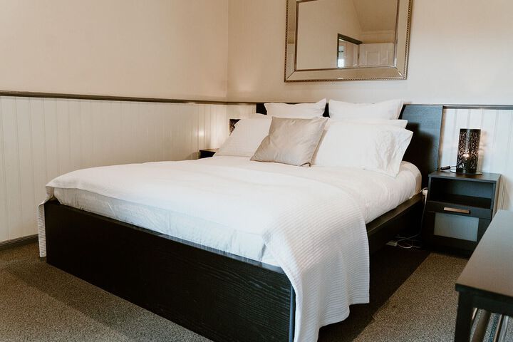Room 151 of 220