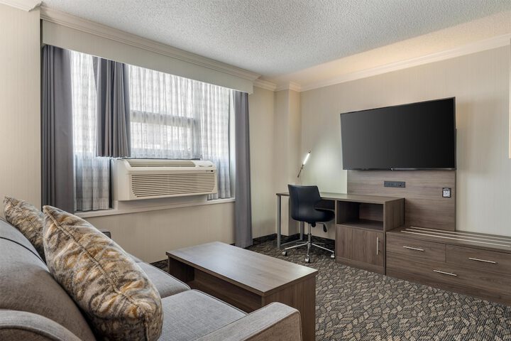 Room 19 of 48