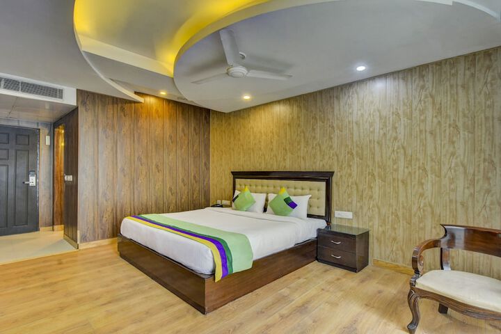 Room 10 of 31