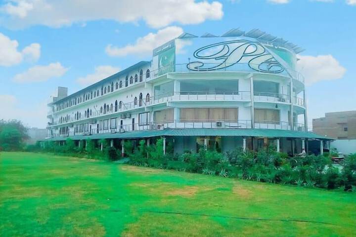 Hotel 42 of 43