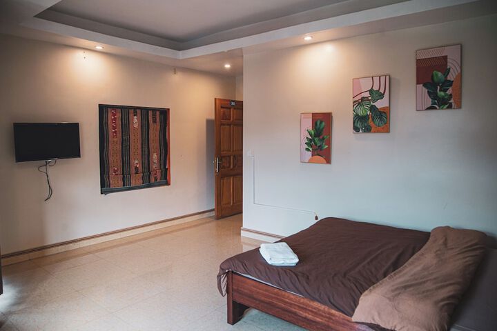 Room 6 of 45