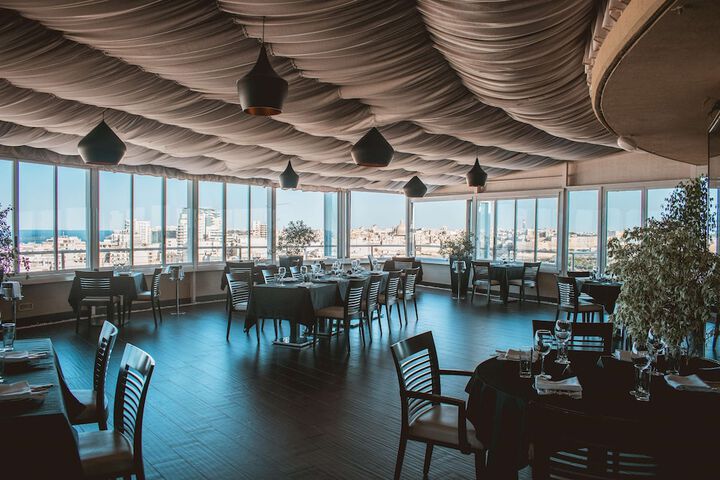 Dining 126 of 144