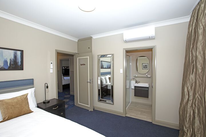 Room 3 of 56