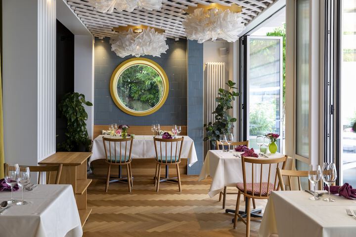 Dining 46 of 66