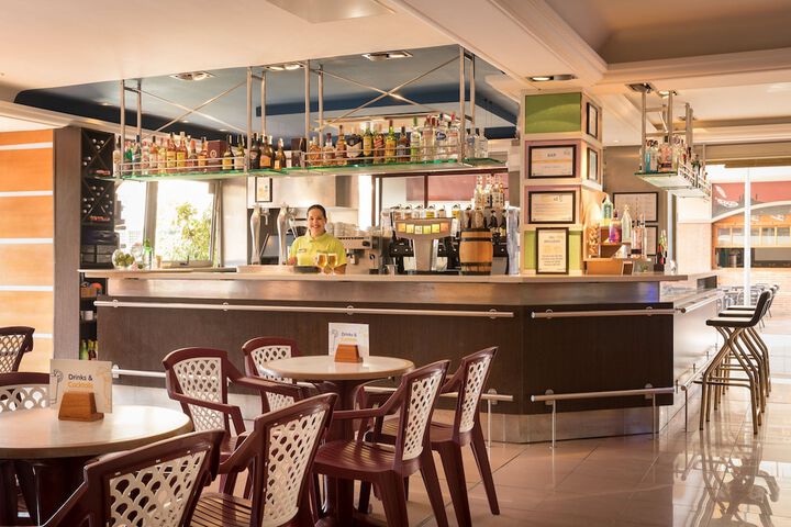 Snack bar