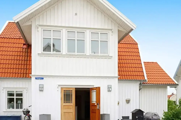 8 Person Holiday Home in Kungshamn
