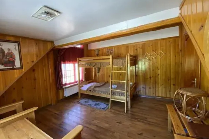 Room 2 of 9