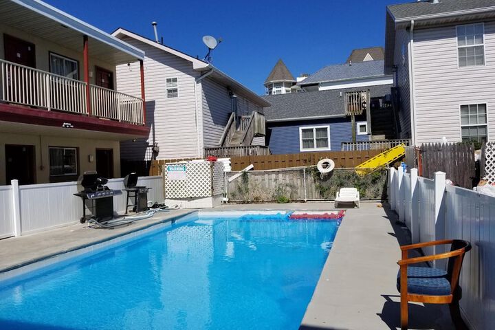 Pool 19 of 22