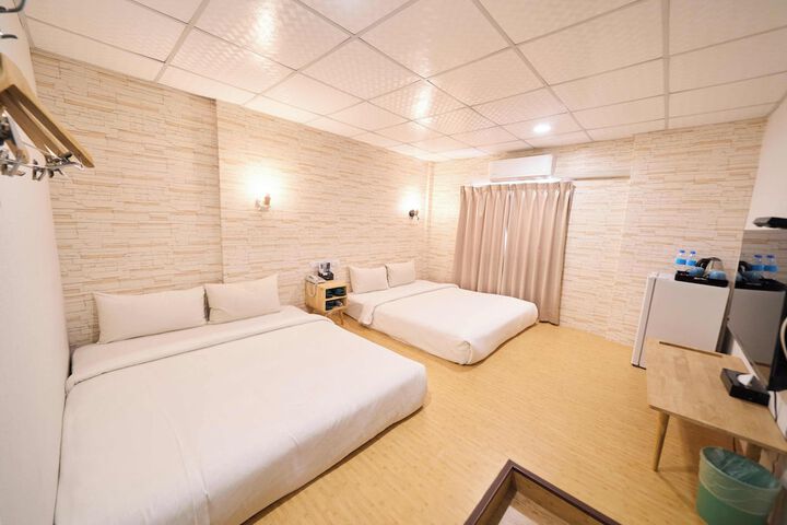 Room 10 of 48