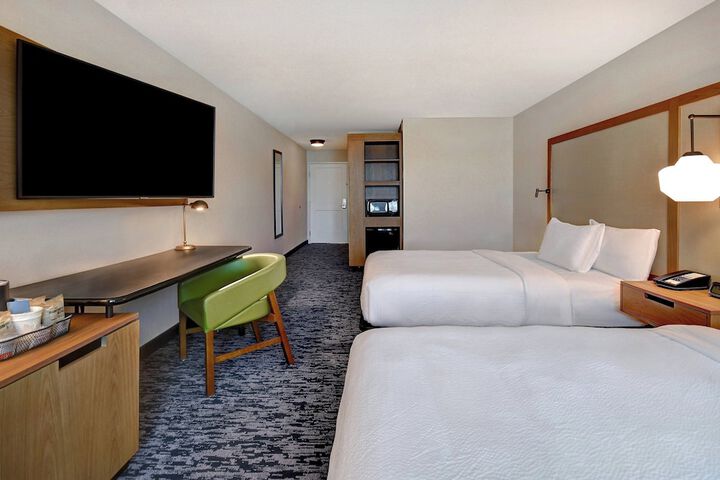 Room 9 of 42