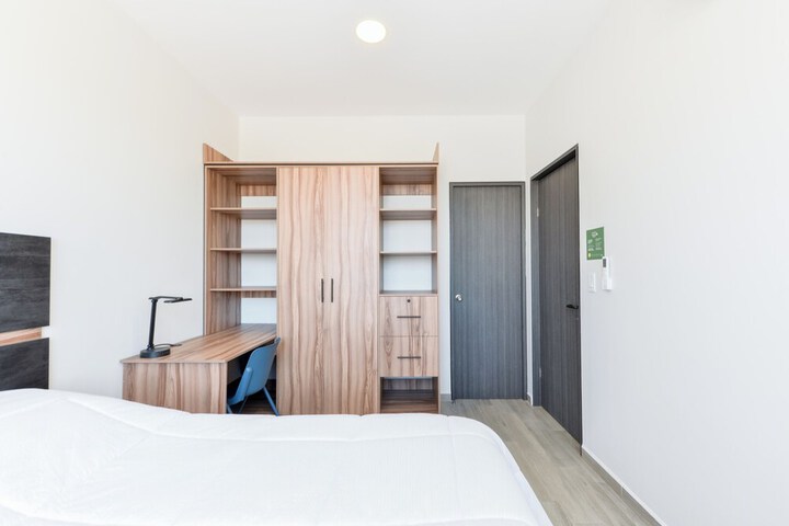 Room 38 of 228