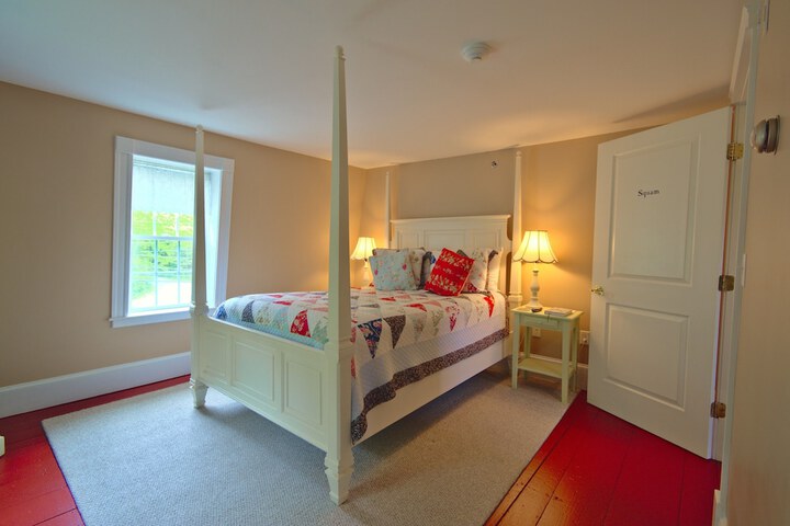 Room 17 of 38