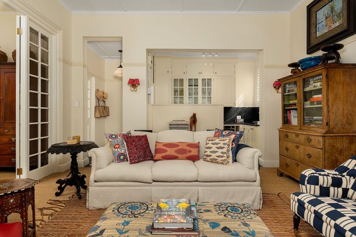Room 9 of 11