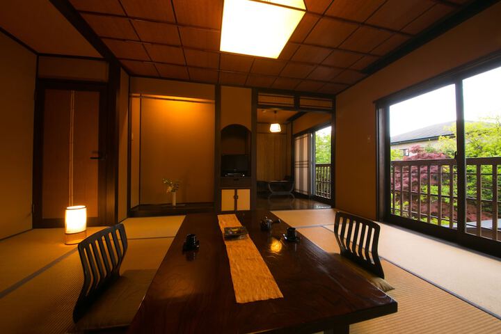 Dining Photos