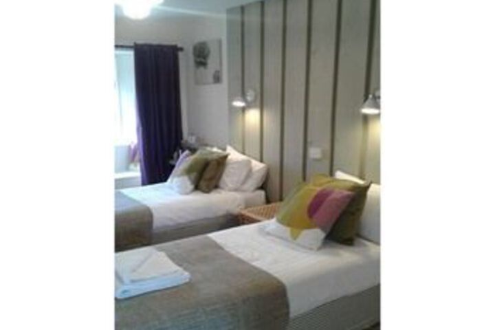 Room 10 of 31