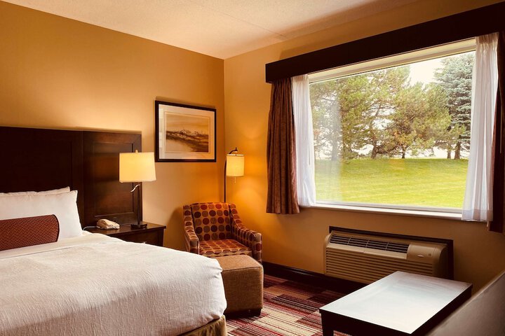 Room 6 of 27