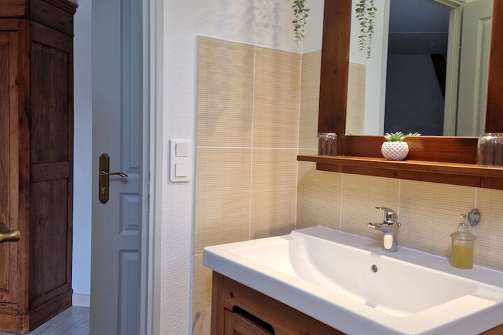 Room 18 of 35