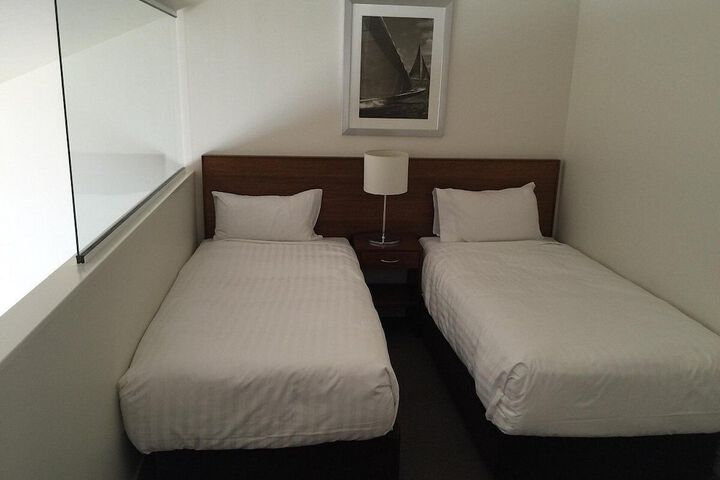 Room 2 of 10