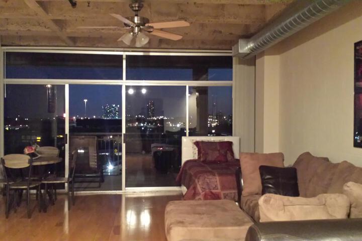 Suite 5 of 6