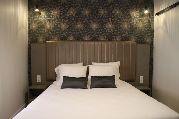 Room 8 of 45