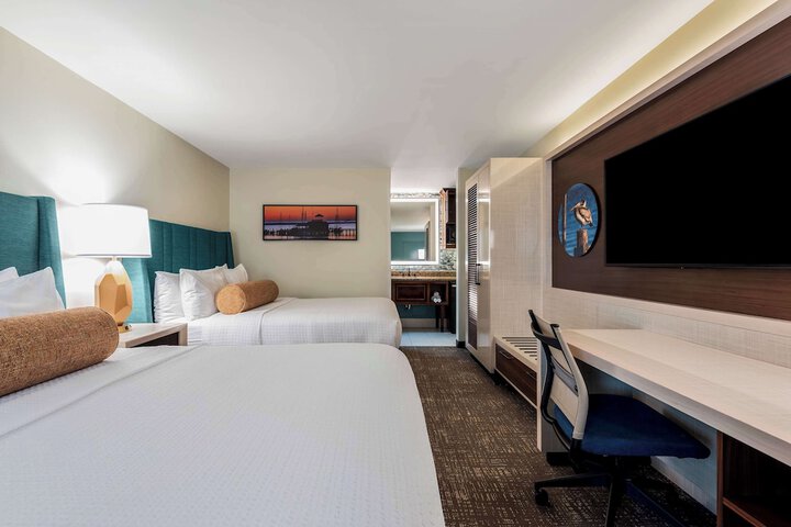 Room 6 of 44