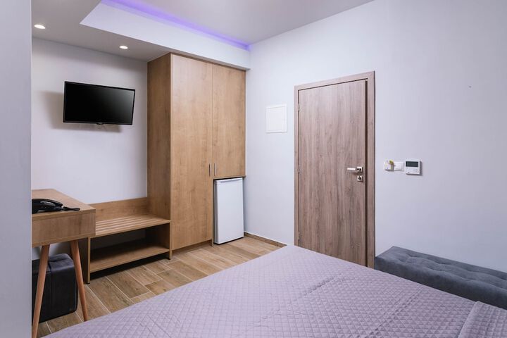 Room 16 of 132