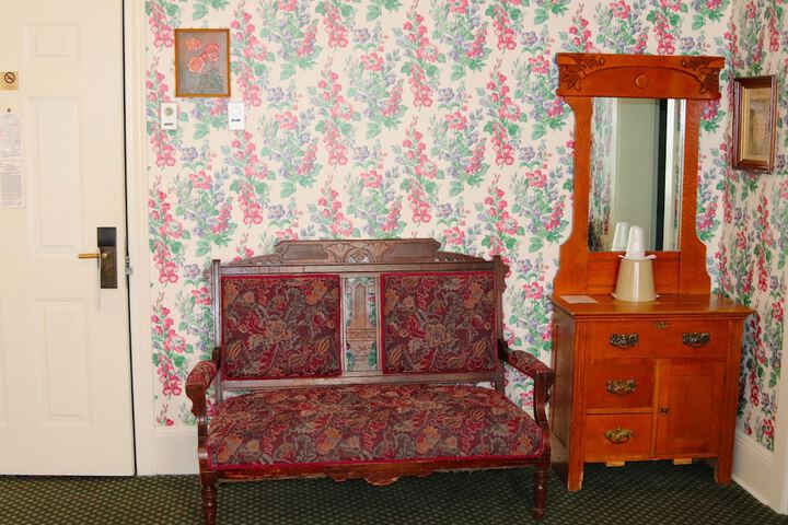 Room 54 of 112