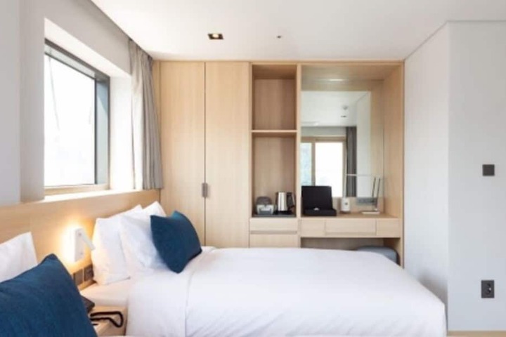 Room 21 of 61