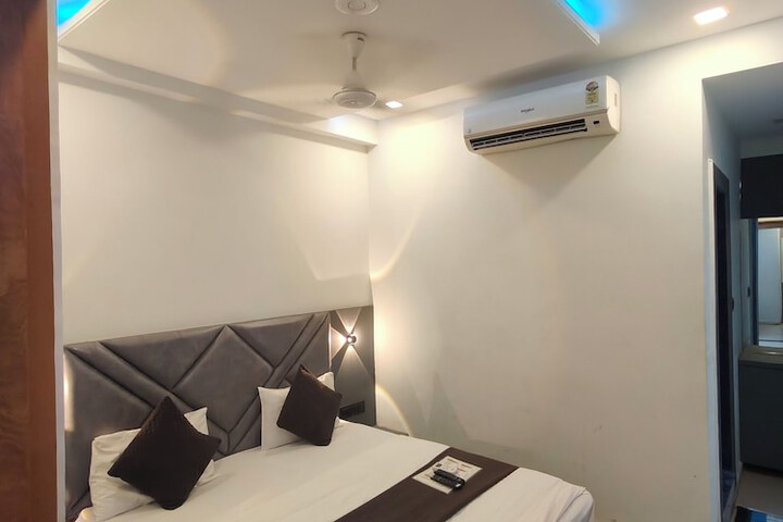 Room 3 of 20