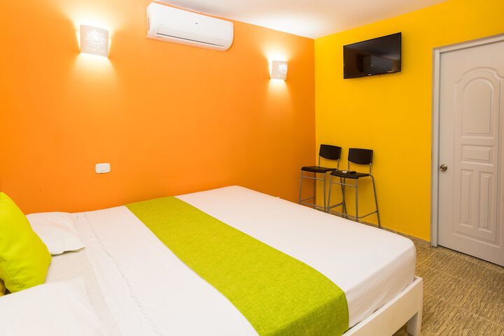 Room 2 of 37