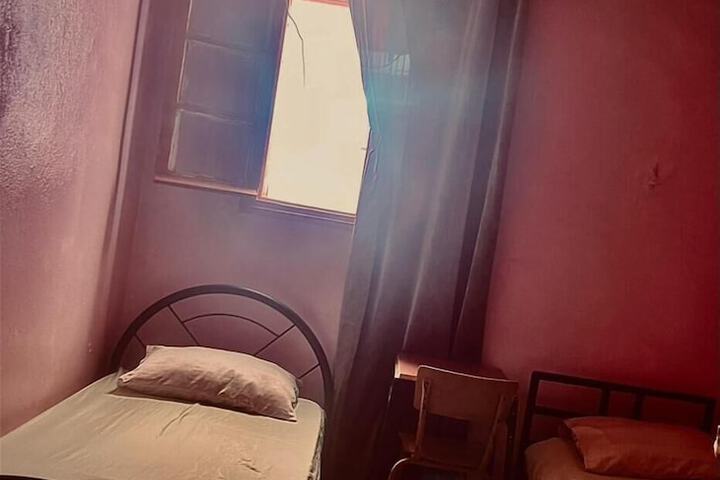 Room 4 of 16