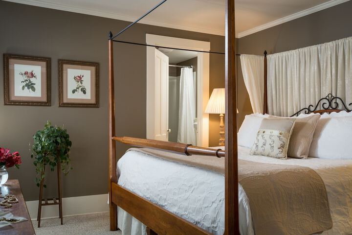 Room 2 of 107