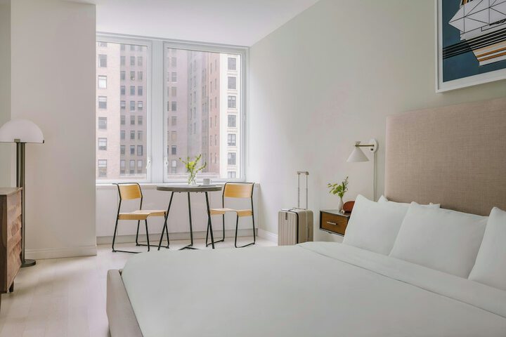 Room 27 of 104