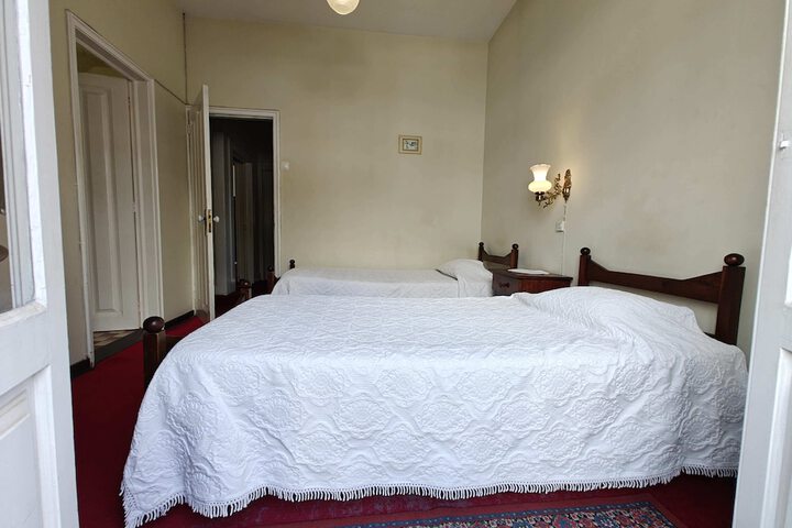 Room 52 of 141