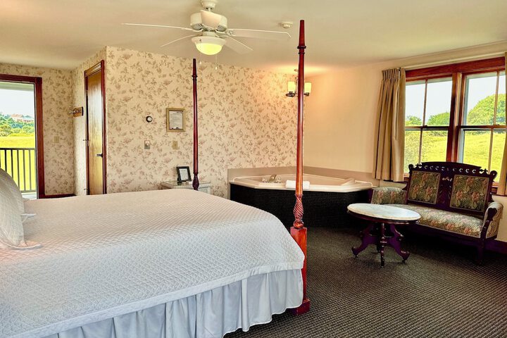 Room 43 of 100