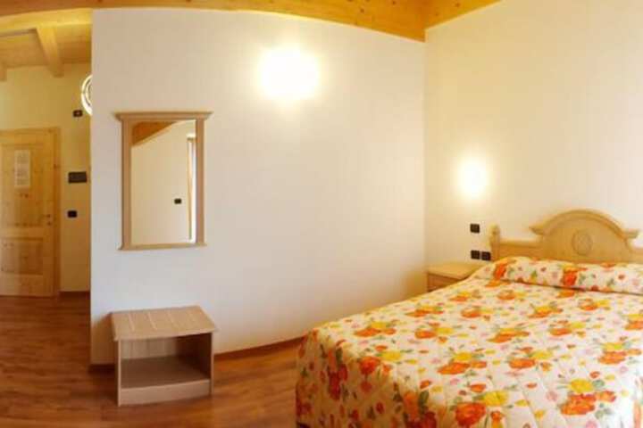 Room 2 of 69